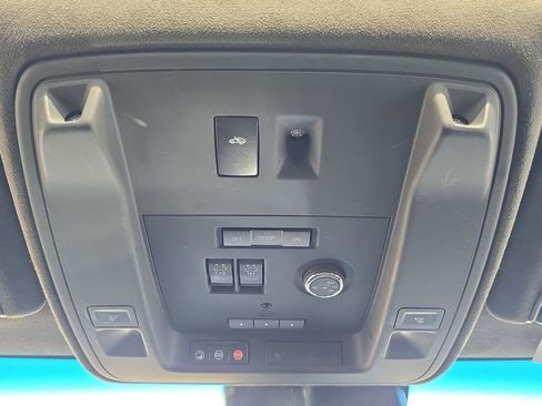 Used 2019 Cadillac Escalade Platinum image 36