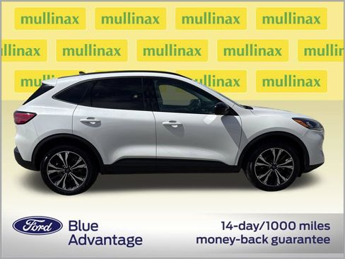 Used 2022 Ford Escape SEL w/ SEL Stealth AWD Package image 2