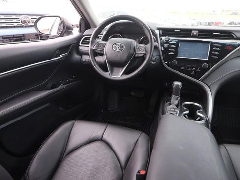 Used 2018 Toyota Camry XSE FWD image 21