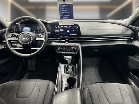 Certified 2024 Hyundai Elantra SEL FWD image 17