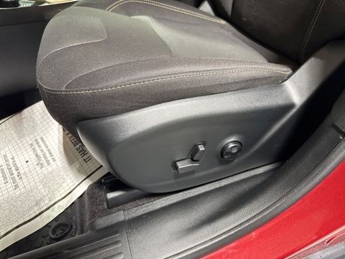 Used 2017 Jeep Cherokee Latitude w/ Comfort/Convenience Group image 14