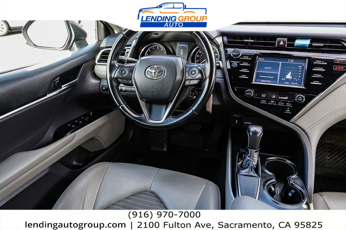 Used 2018 Toyota Camry SE w/ Accessory Appearance Package FWD image 14
