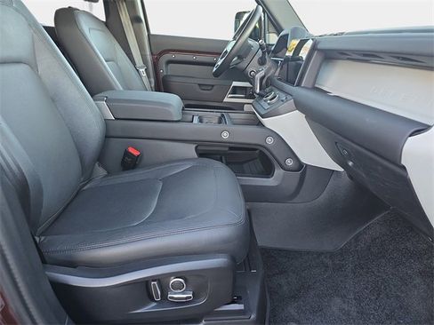 Used 2024 Land Rover Defender 130 S image 10