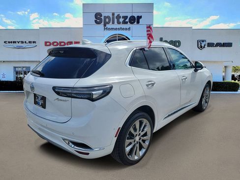 Used 2021 Buick Envision Avenir w/ Technology Package II image 2