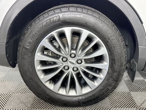 Used 2017 Lincoln MKX Select w/ Select Plus Package FWD image 31