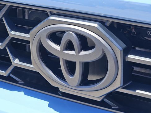 Used 2025 Toyota 4Runner TRD Off-Road AWD/4WD image 33