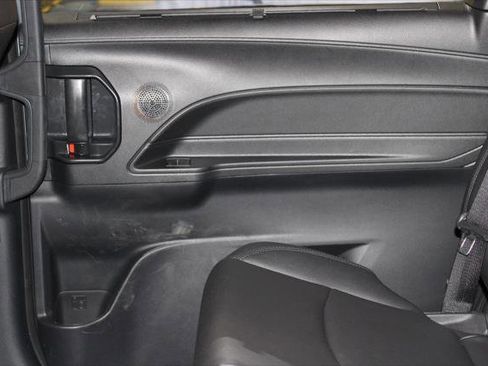 Certified 2025 Toyota Sienna XLE Woodland Edition image 37