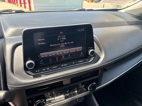 Used 2024 Nissan Rogue S AWD/4WD image 16