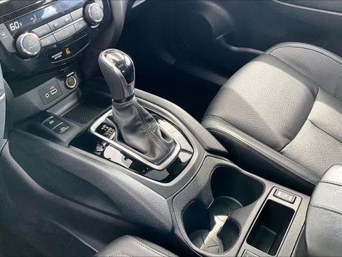 Certified 2022 Nissan Rogue Sport SL w/ Premium Package AWD/4WD image 17