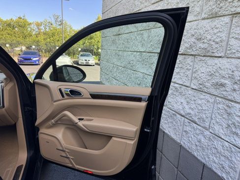 Used 2013 Porsche Cayenne S AWD/4WD image 42