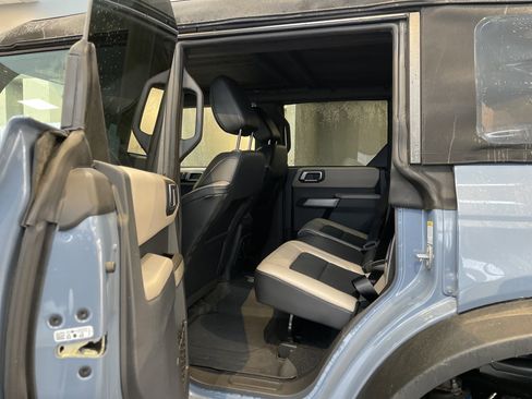 Used 2023 Ford Bronco Wildtrak image 37