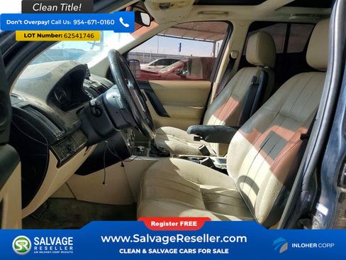 Used 2011 Land Rover LR2 HSE AWD/4WD image 9