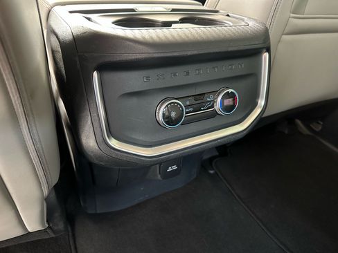 Certified 2025 Ford Expedition Active AWD/4WD image 29