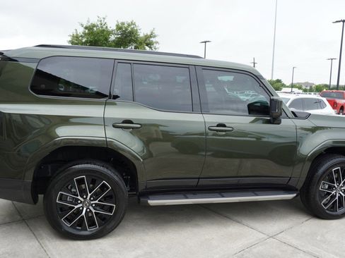 Used 2025 Lexus GX 550 AWD/4WD image 5