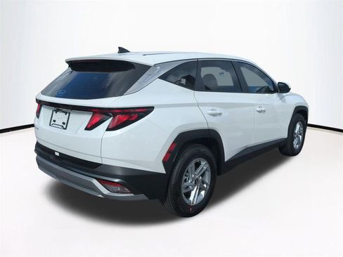 New 2026 Hyundai Tucson SE image 5