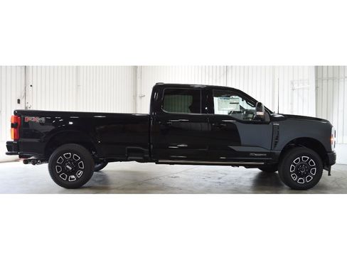New 2025 Ford F350 Platinum w/ FX4 Off-Road Package image 7