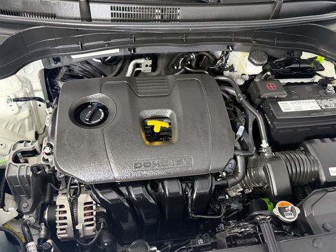 Used 2025 Kia Soul LX w/ LX Technology Package FWD image 35