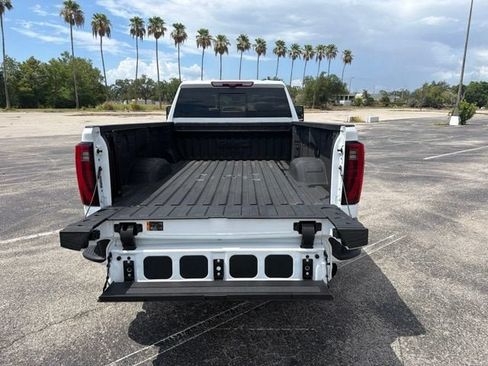 Used 2025 GMC Sierra 3500 Denali w/ Denali Reserve Package AWD/4WD image 8