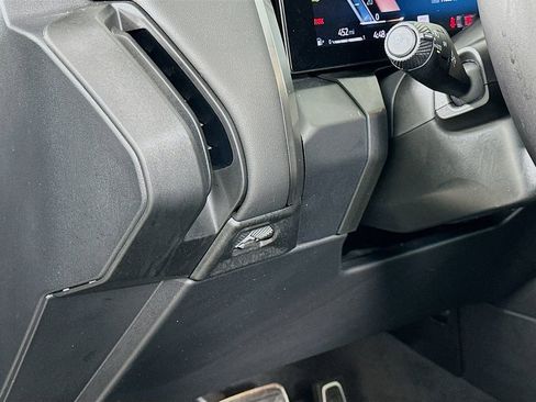 Used 2025 BMW X3 xDrive30i w/ M Sport Package image 10