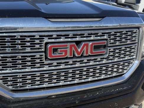 Used 2017 GMC Sierra 1500 Denali w/ Denali Ultimate Package image 5