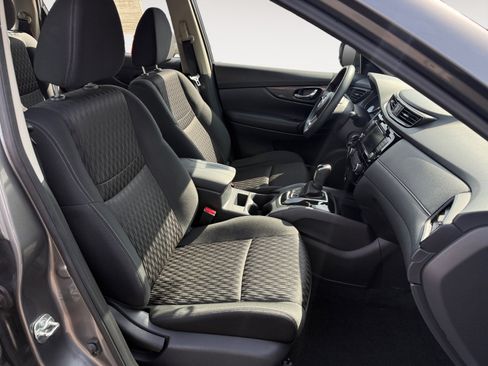 Used 2018 Nissan Rogue S FWD image 19