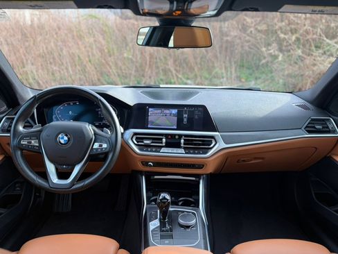 Used 2022 BMW 330i xDrive Sedan w/ Driving Assistance Package image 10