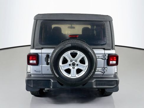 Used 2018 Jeep Wrangler Sport AWD/4WD image 6