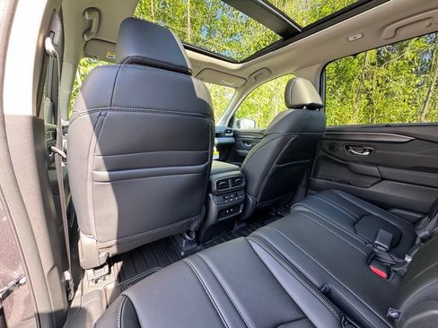 Certified 2026 Honda Pilot Touring image 10