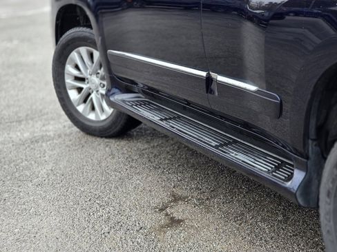 Used 2017 Lexus GX 460 image 11