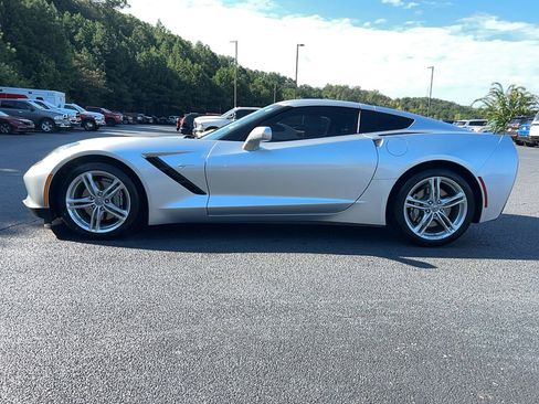 Used 2017 Chevrolet Corvette Stingray Coupe w/ 1LT image 8