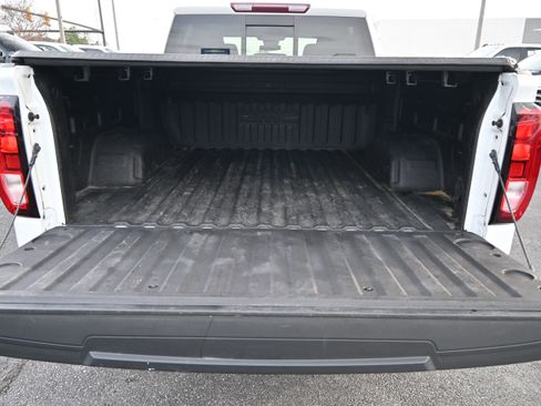 Used 2023 GMC Sierra 1500 SLE image 32
