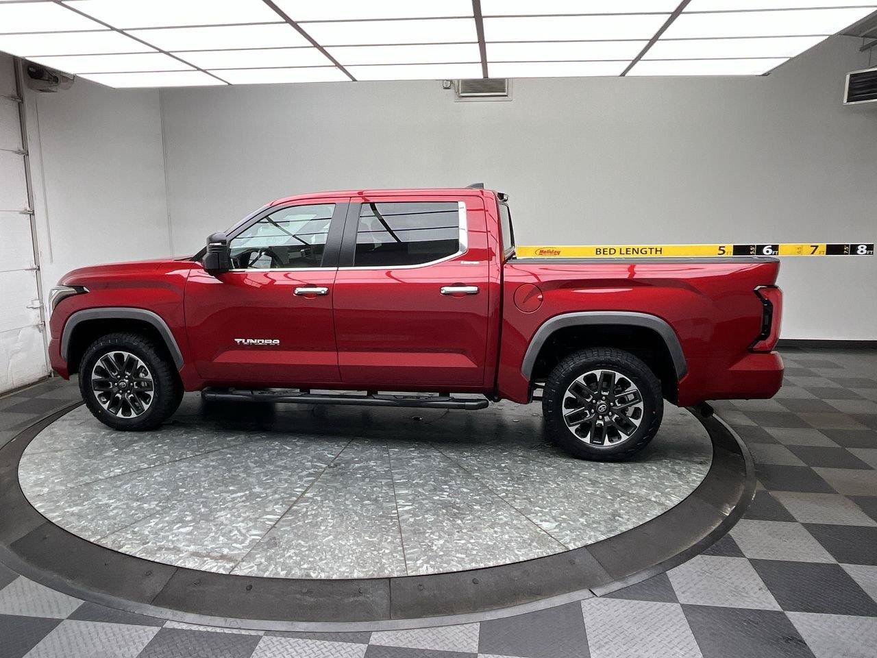 Used 2025 Toyota Tundra Limited AWD/4WD image 6