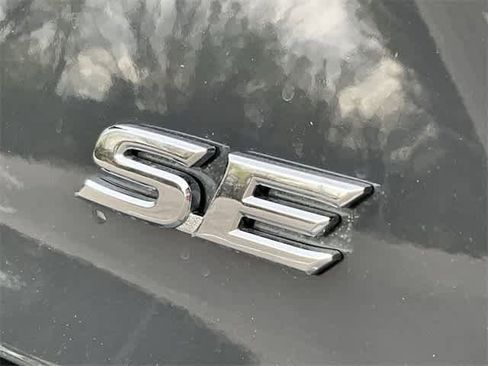 Used 2025 Toyota Camry SE image 11