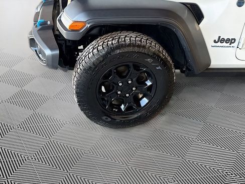 Used 2023 Jeep Wrangler Unlimited w/ Cold Weather Group AWD/4WD image 35