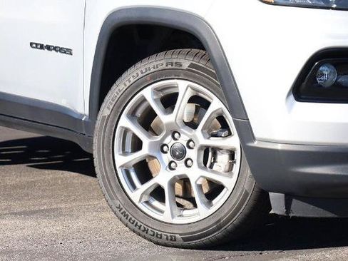 Used 2025 Jeep Compass Limited AWD/4WD image 3