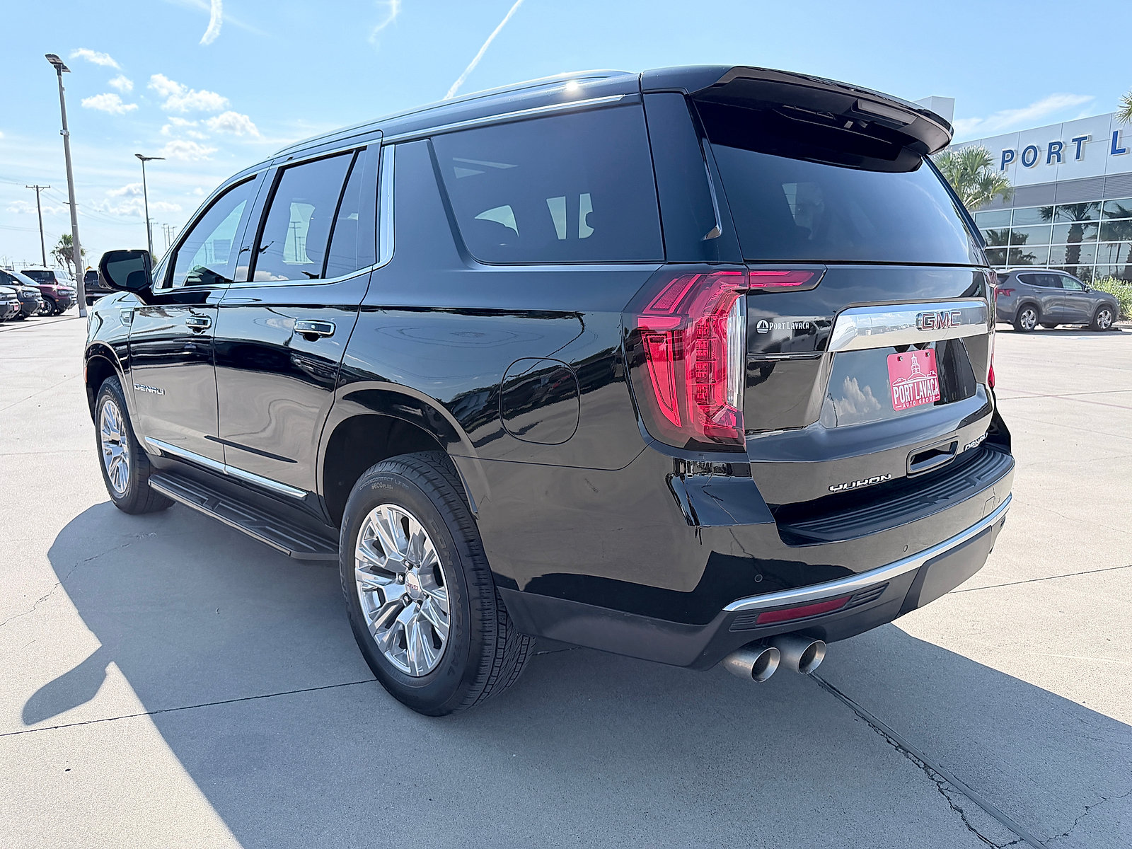 Used 2024 GMC Yukon Denali AWD/4WD image 5