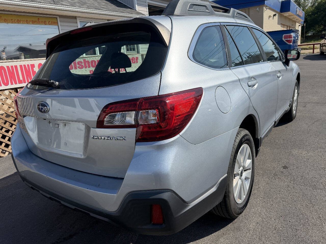 Used 2018 Subaru Outback 2.5i AWD/4WD image 7