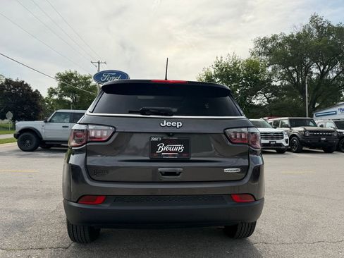 Used 2018 Jeep Compass Latitude w/ Popular Equipment Group FWD image 6