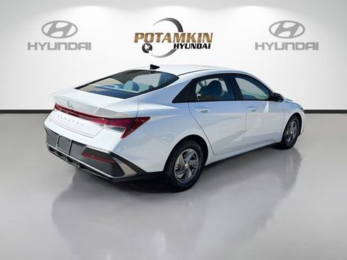 New 2026 Hyundai Elantra SE w/ Cargo Package FWD image 5