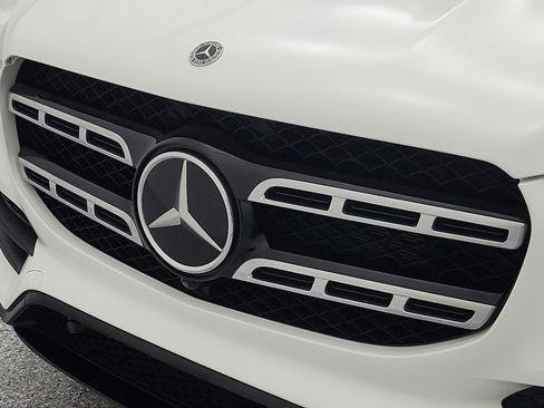 Used 2021 Mercedes-Benz GLS 580 4MATIC image 18