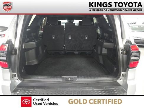 Used 2025 Toyota 4Runner SR5 AWD/4WD image 10
