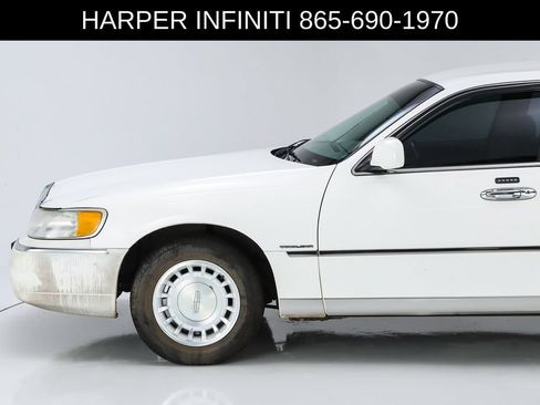 Used 2000 Lincoln Town Car Executive RWD image 38