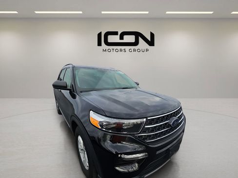 Used 2021 Ford Explorer XLT w/ Equipment Group 202A image 4