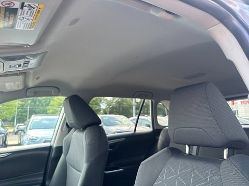 Used 2025 Toyota RAV4 XLE AWD/4WD image 15
