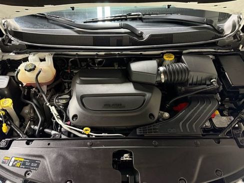 Used 2025 Chrysler Pacifica Limited FWD image 51