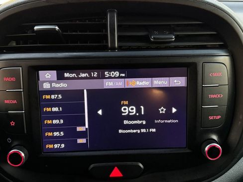 Certified 2022 Kia Soul LX image 14