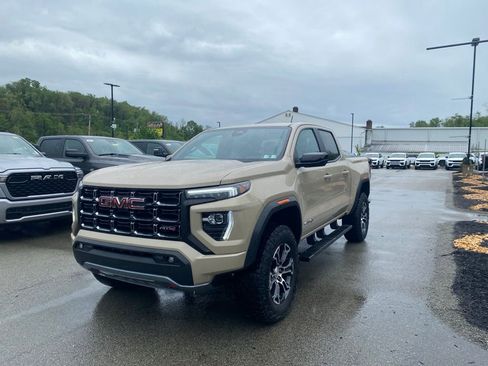 Used 2024 GMC Canyon AT4 w/ Canyon Safety Plus Package AWD/4WD image 5