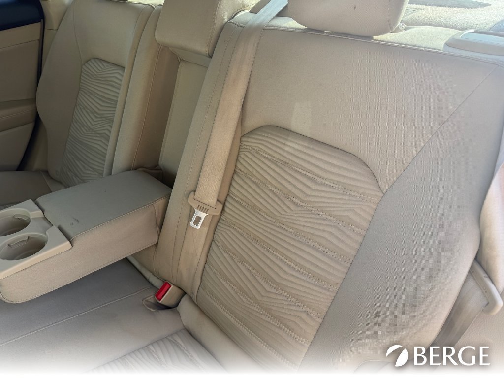 Used 2016 Ford Fusion SE FWD image 17
