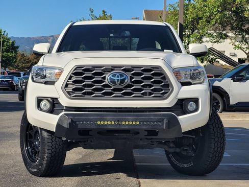 Used 2022 Toyota Tacoma TRD Off-Road w/ Technology Package AWD/4WD image 2