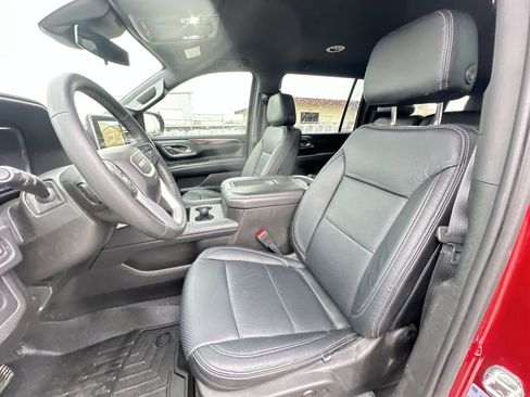 Used 2023 GMC Yukon XL SLE image 19